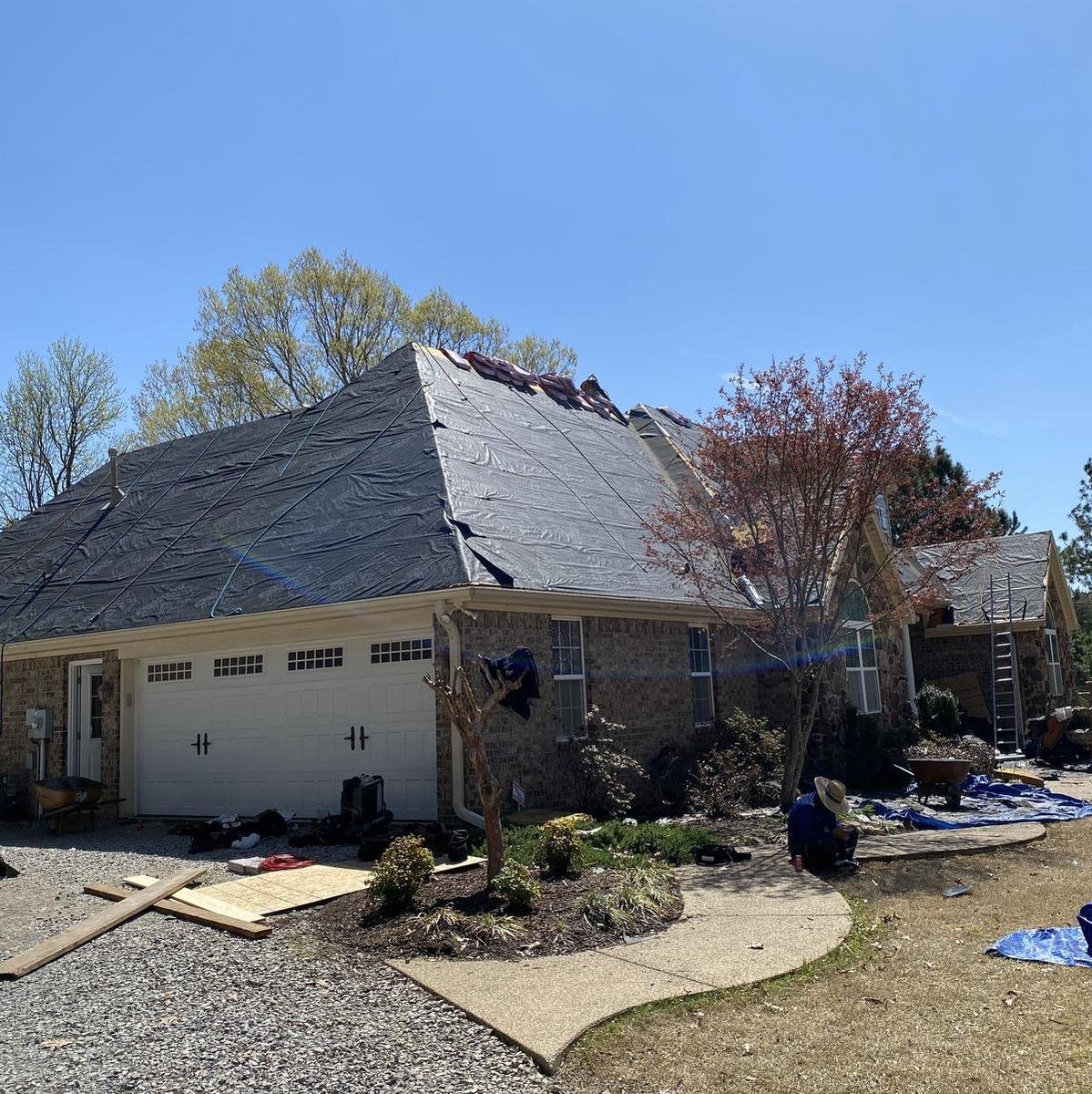 Emergency roofing repair North Mississippi and Memphis